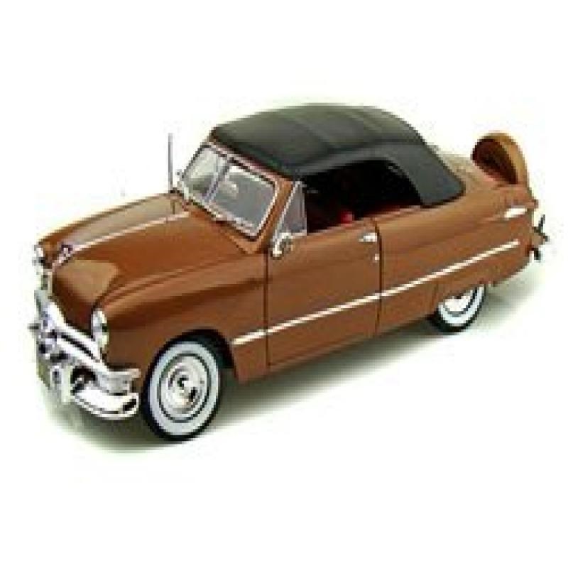 2008 Maisto 1:18 Scale 1950 Ford Custom Deluxe Car, Special Edition #31681, Used